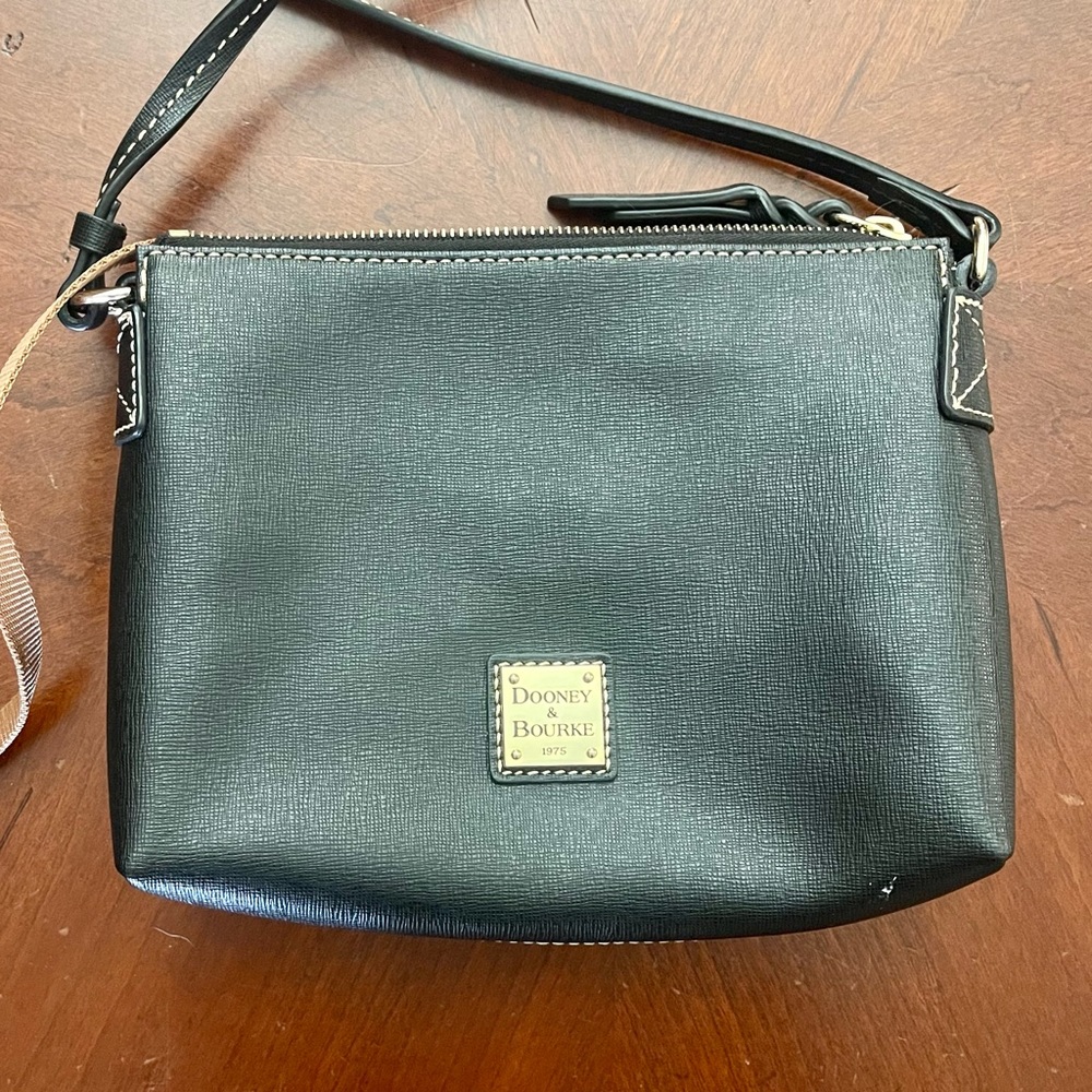 Dooney & Bourke crossbody Pouchette Bag in Black Leather